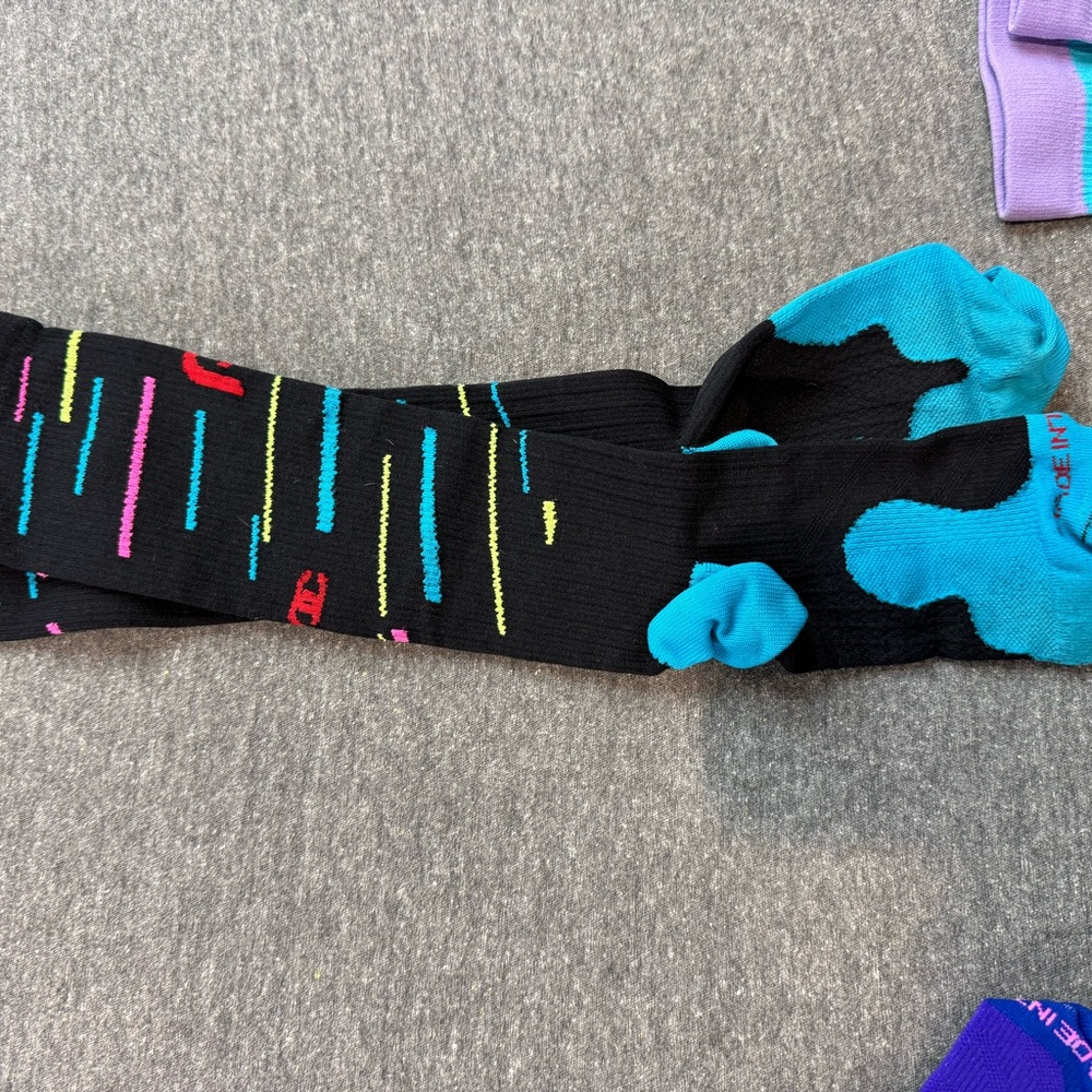 6 pair Vibrant Striped Blue and Red Women's Socks - Picture 6 of 9